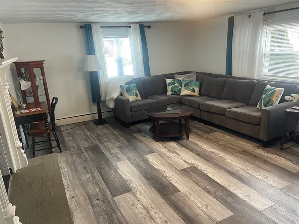 $3,000 | 8 Rock Cliff Road, Unit B, Marblehead, MA 01945