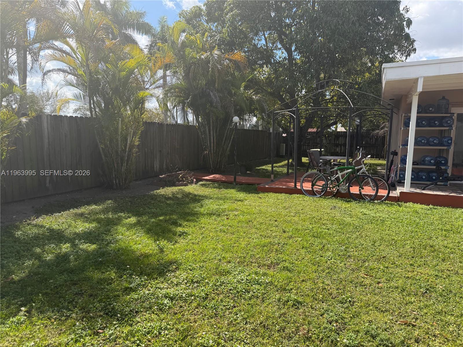 7825 Southwest 127th Court Miami, FL 33183 - Photo 5 of 39