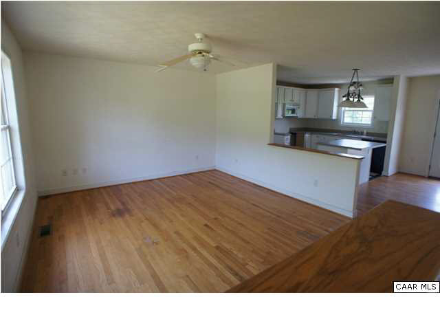 142 Ridge Spring Road Scottsville, VA 24590 - Photo 6 of 16 Gallery Image 6