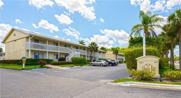 $1,785 | 4625 Bayshore Drive, Unit D16, Naples, FL 34112