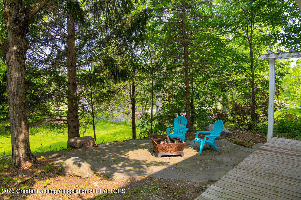 4427 Barton Road Lansing, MI 48917 - Photo 14 of 59 4427 Barton