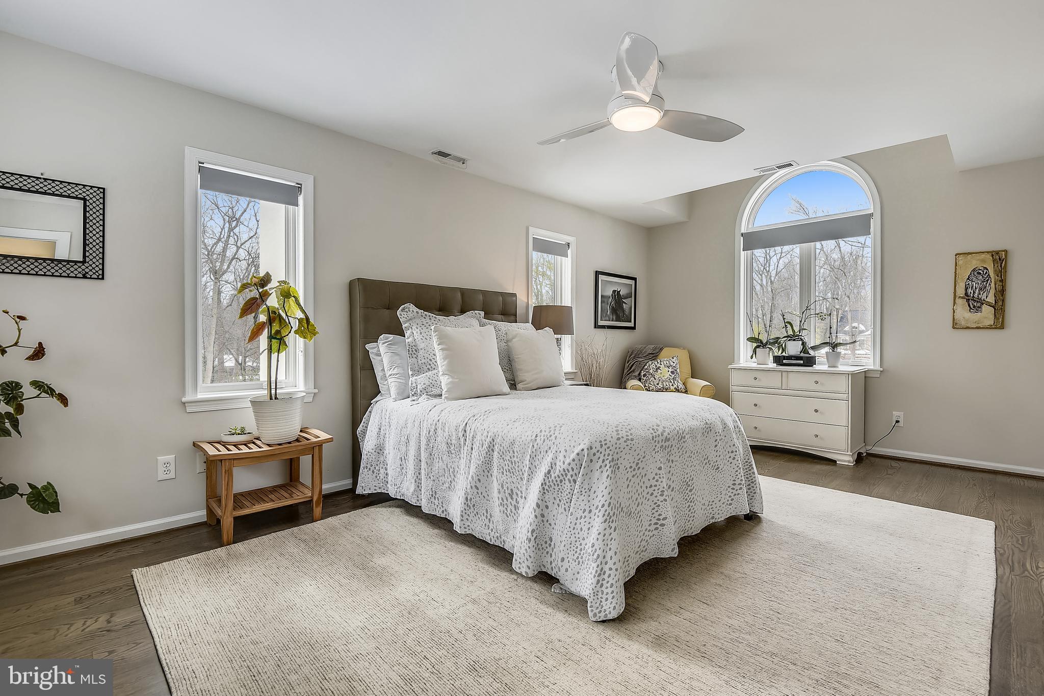 8907 Burdette Road Bethesda, MD 20817 - Photo 35 of 48 Upper Level En-Suite Bedroom