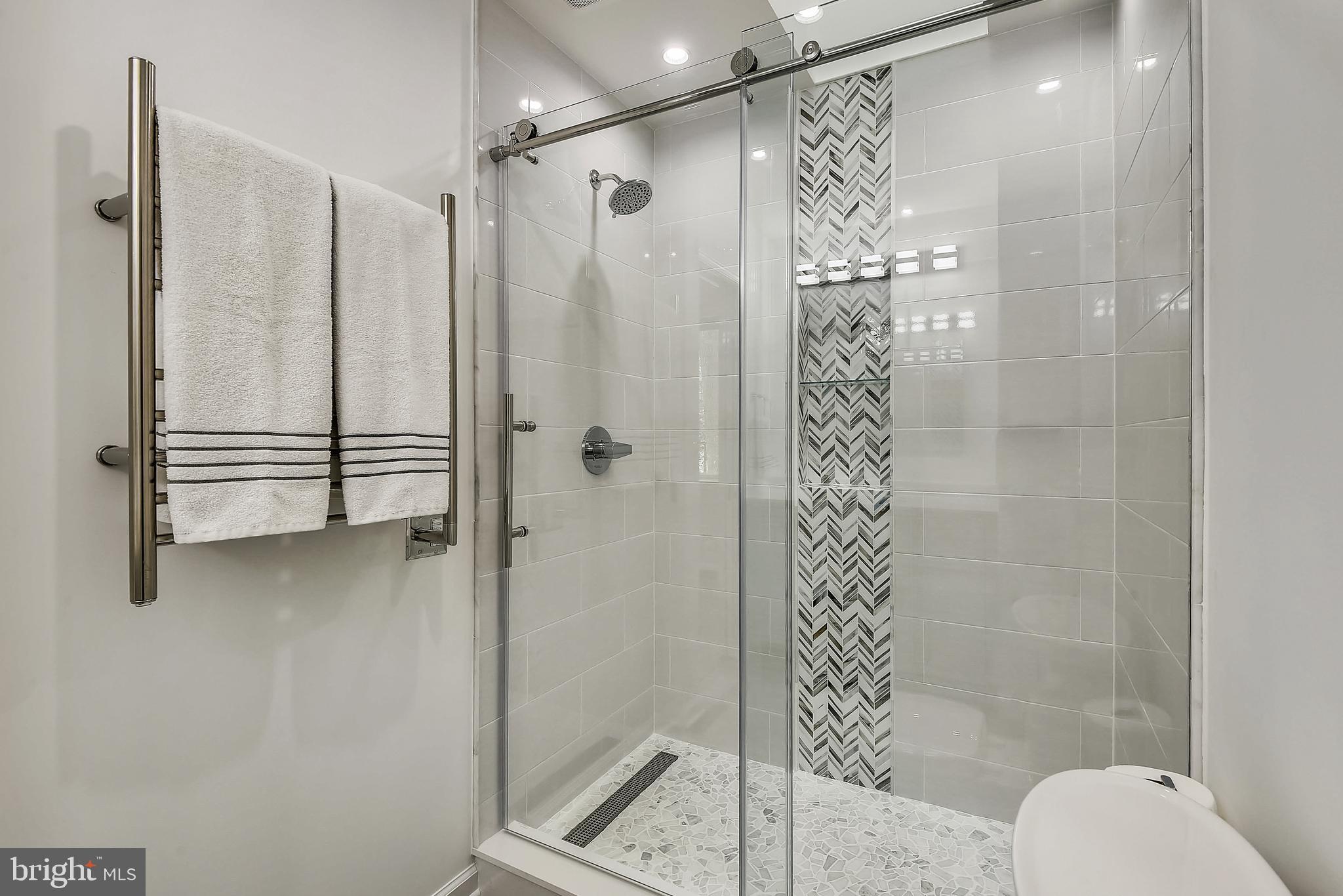 8907 Burdette Road Bethesda, MD 20817 - Photo 38 of 48 Upper Level Jack & Jill Bathroom