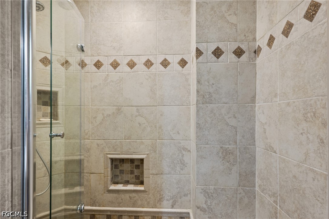 640 Desoto Boulevard South Naples, FL 34117 - Photo 20 of 34