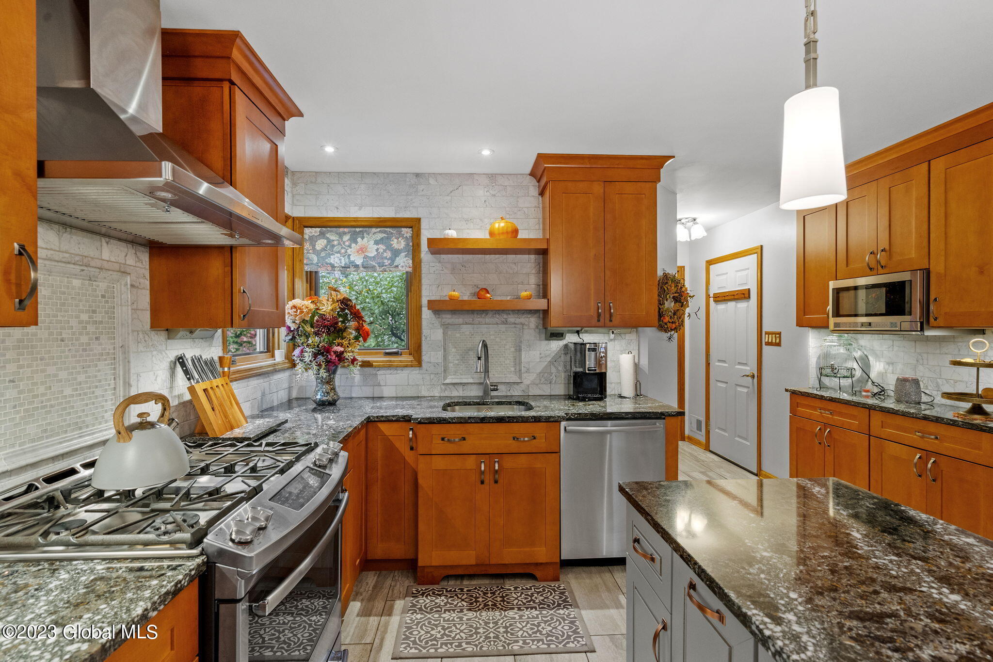 216 Shaker Ridge Drive Colonie, NY 12309 - Photo 15 of 71 51-web-or-mls-216-shaker-ridge-dr