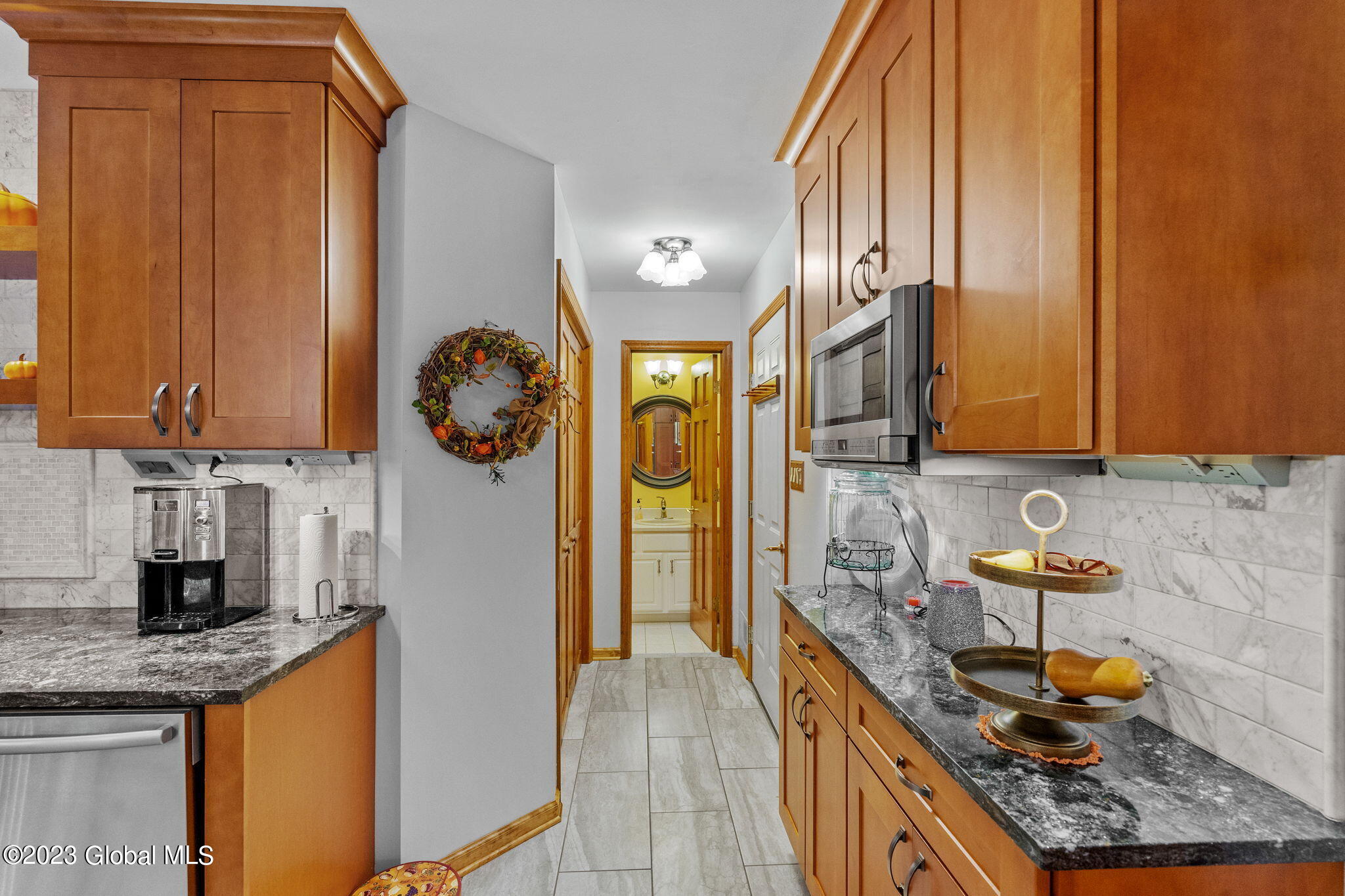 216 Shaker Ridge Drive Colonie, NY 12309 - Photo 16 of 71 53-web-or-mls-216-shaker-ridge-dr