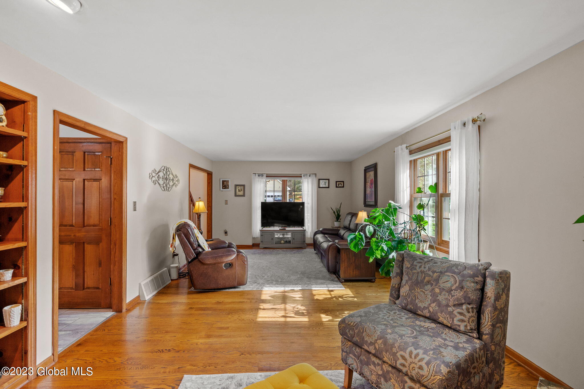 216 Shaker Ridge Drive Colonie, NY 12309 - Photo 27 of 71 33-web-or-mls-216-shaker-ridge-dr