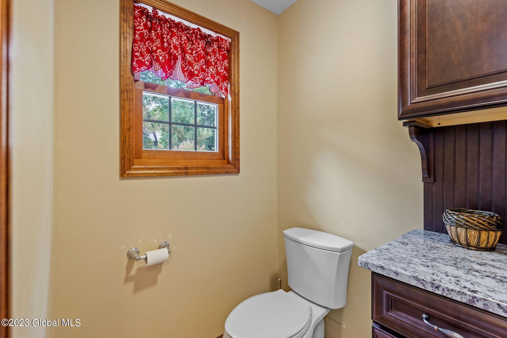 216 Shaker Ridge Drive Colonie, NY 12309 - Photo 36 of 71 89-web-or-mls-216-shaker-ridge-dr