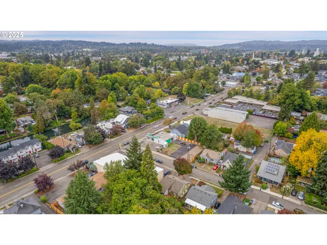 $360,000 | 140 21st Street Northeast, Salem, OR 97301