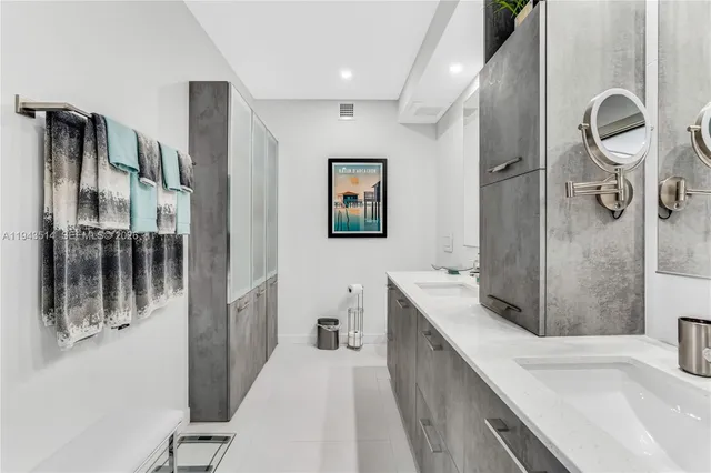 $2,395,000 | 10155 Collins Avenue, Unit 606, Bal Harbour, FL 33154