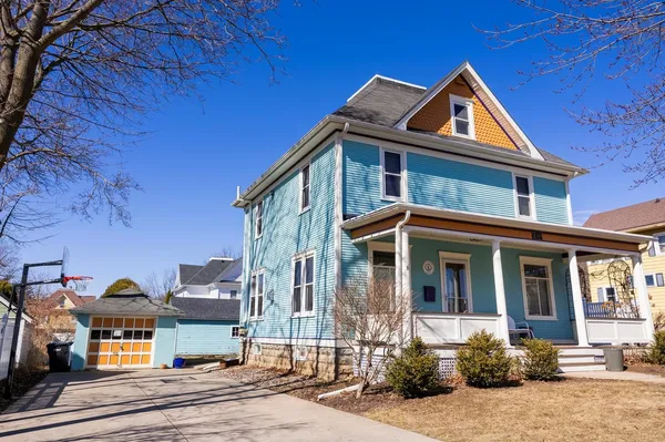 $494,900 | 210 South 6th Street, Mount Horeb, WI 53572