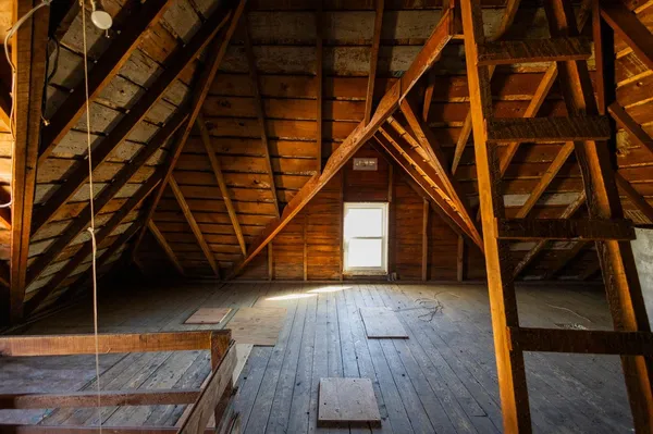 $494,900 | 210 South 6th Street, Mount Horeb, WI 53572