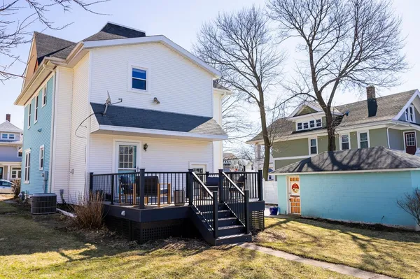 $494,900 | 210 South 6th Street, Mount Horeb, WI 53572