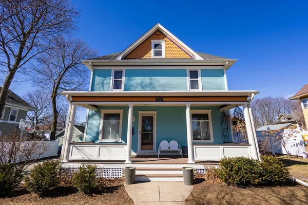 $494,900 | 210 South 6th Street, Mount Horeb, WI 53572