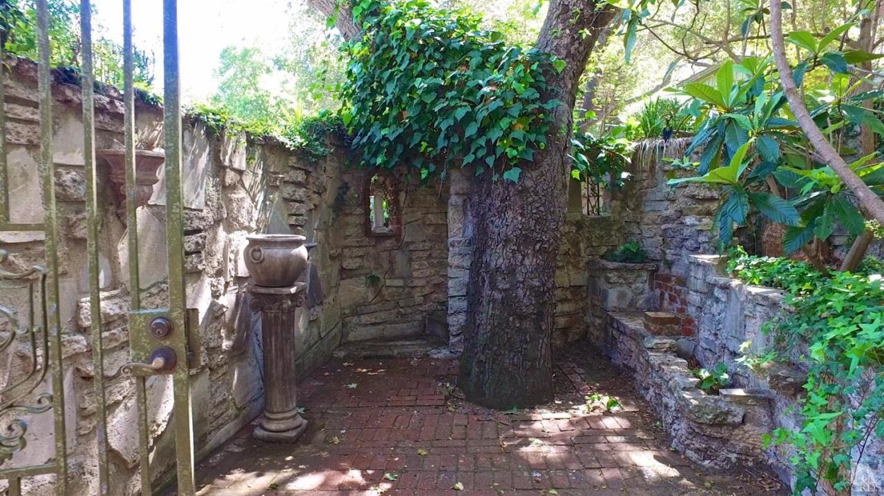 212 Dirt Road Lake Sherwood, CA 91361 - Photo 16 of 41 a backyard of a house with lots of green space