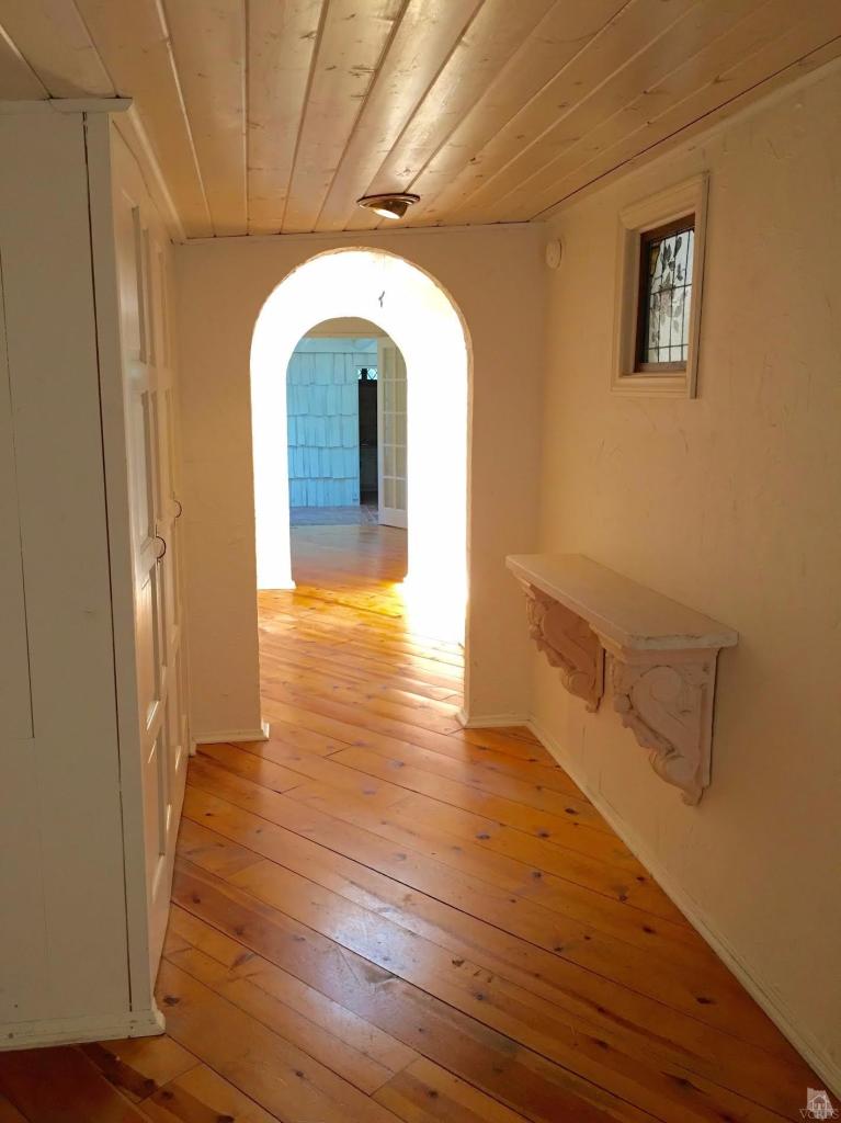 212 Dirt Road Lake Sherwood, CA 91361 - Photo 4 of 41 a view of entryway with wooden floor