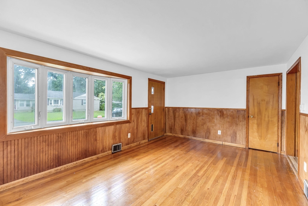 144 Lloyd Avenue Springfield, MA 01119 - Photo 8 of 37 Gallery Image 8