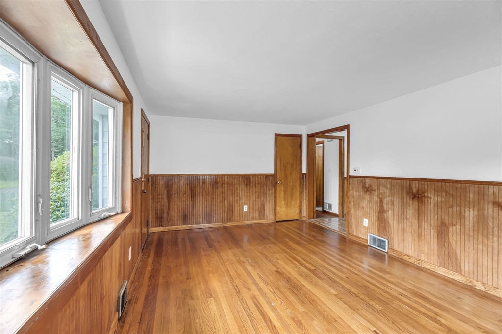144 Lloyd Avenue Springfield, MA 01119 - Photo 9 of 37 Gallery Image 9