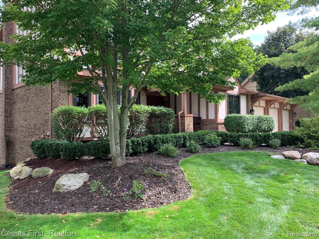 31231 Country Ridge Circle Farmington Hills, MI 48331 - Photo 5 of 73