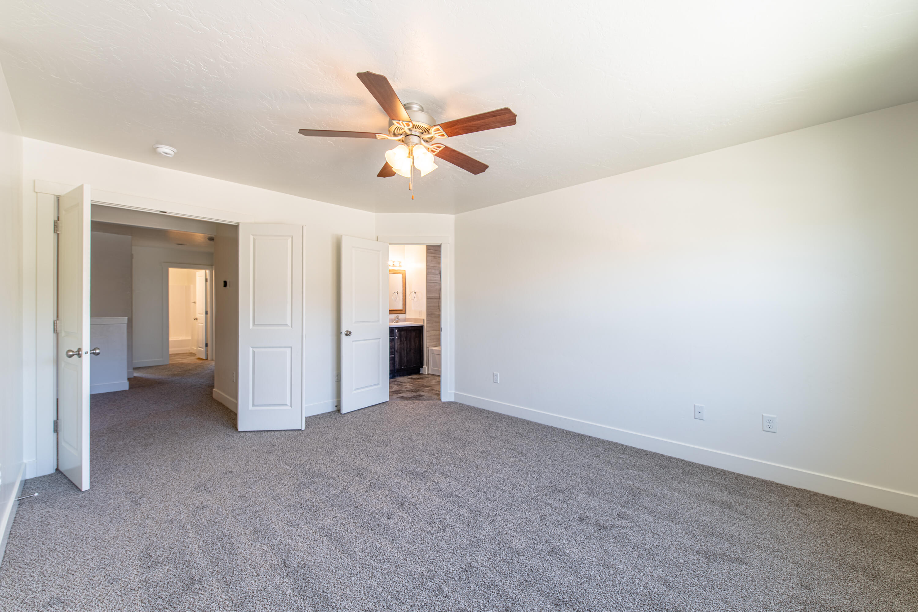 5899 Challenger Way St. George, UT 84790 - Photo 10 of 32 5899 Challenger Way FLEX-4