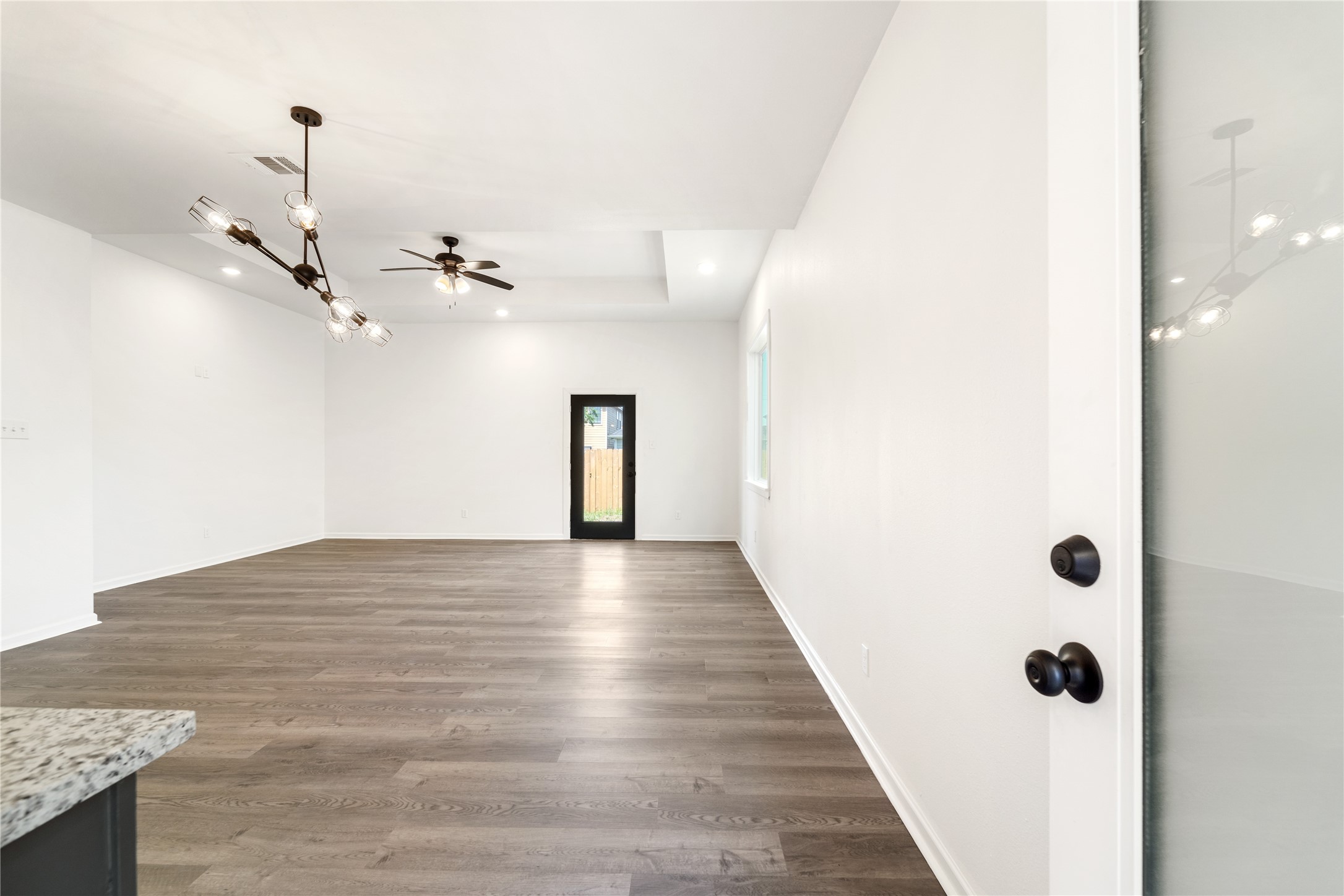 4307 Larkspur Street Houston, TX 77051 - Photo 3 of 15