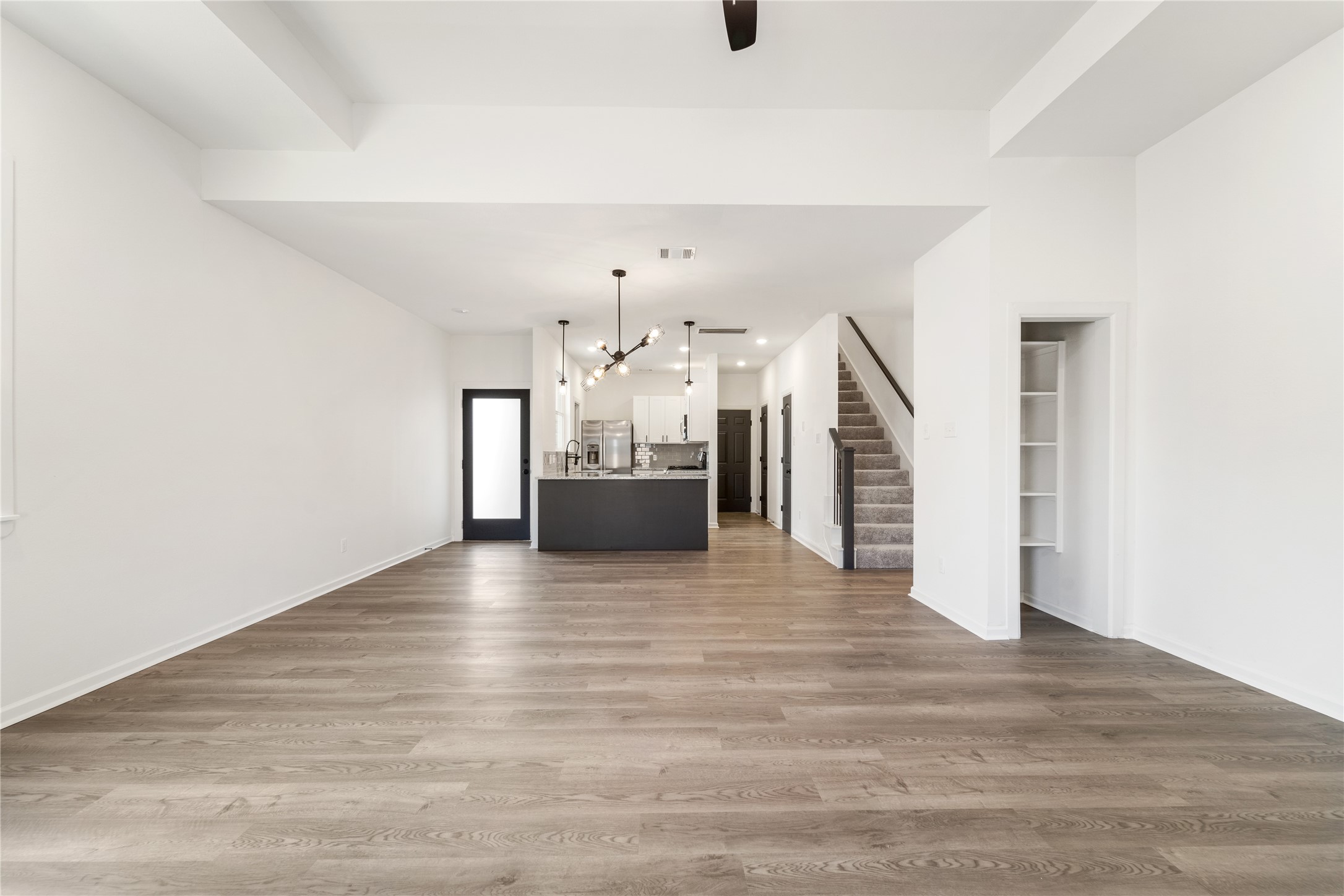 4307 Larkspur Street Houston, TX 77051 - Photo 4 of 15