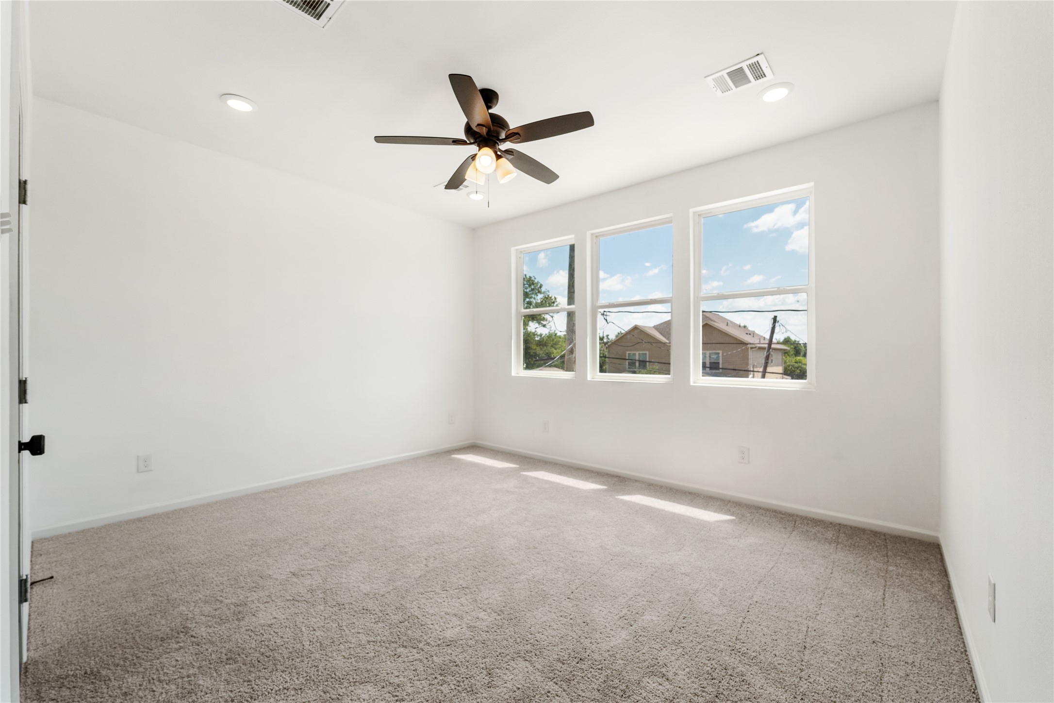 4307 Larkspur Street Houston, TX 77051 - Photo 8 of 15