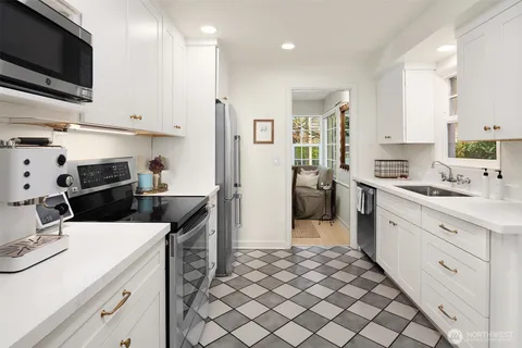 $1,388,000 | 2710 West Blaine Street, Seattle, WA 98199