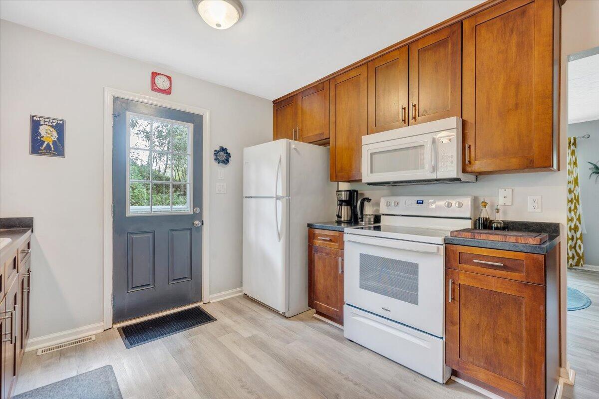 2825 Montvale Road Southwest Roanoke, VA 24015 - Photo 21 of 44 21-MIB07899