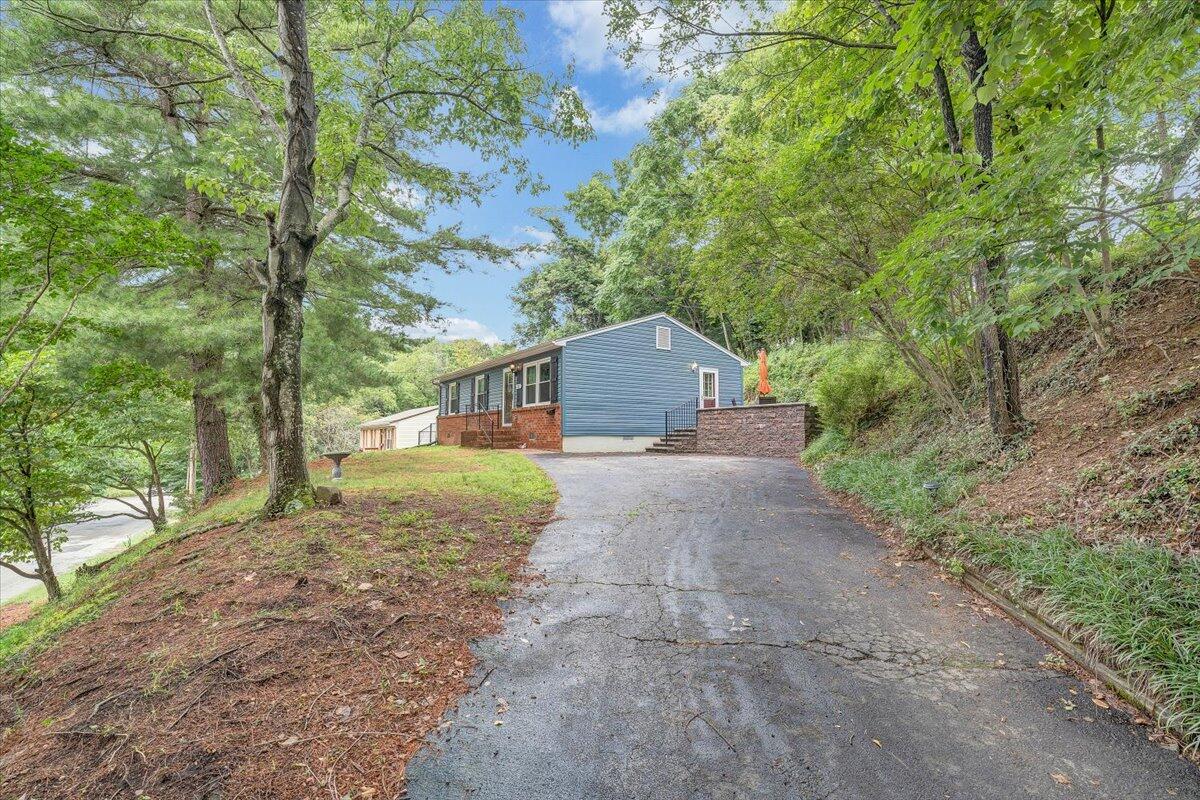 2825 Montvale Road Southwest Roanoke, VA 24015 - Photo 44 of 44 44-MIB07980