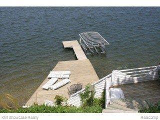 2531 Ridge Road White Lake, MI 48383 - Photo 5 of 21 HUGE DOCK