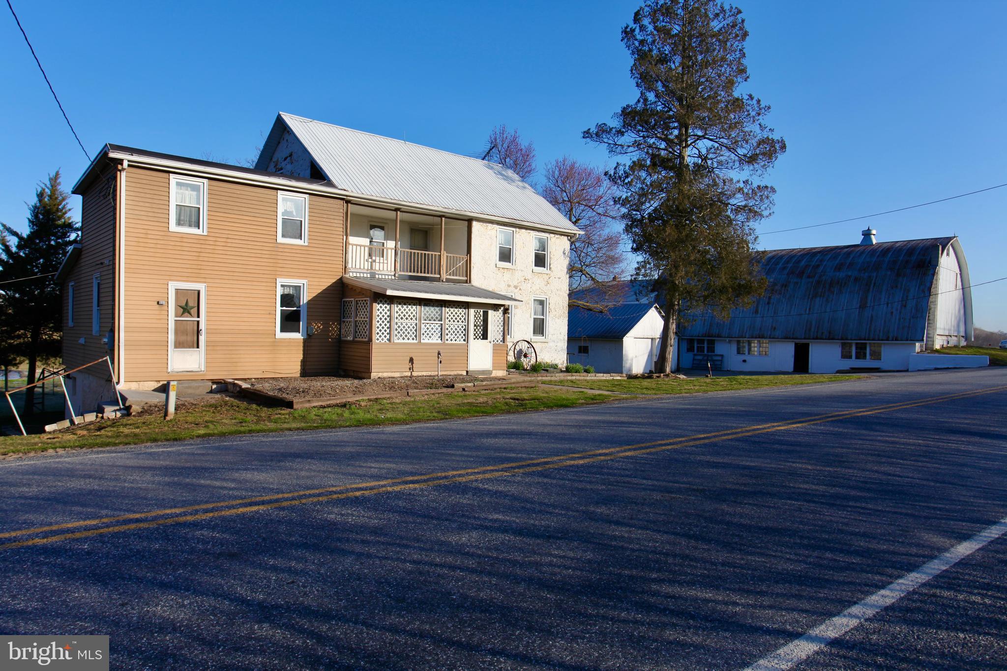 2233 Cloverleaf Road Elizabethtown, PA 17022 - Photo 2 of 21