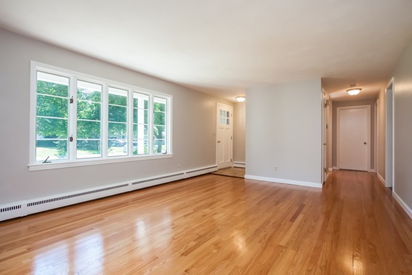 52 Whitmun Road Longmeadow, MA 01106 - Photo 4 of 30