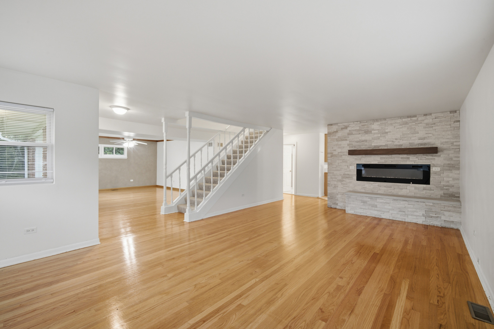 114 North Lancaster Street Mount Prospect, IL 60056 - Photo 4 of 29