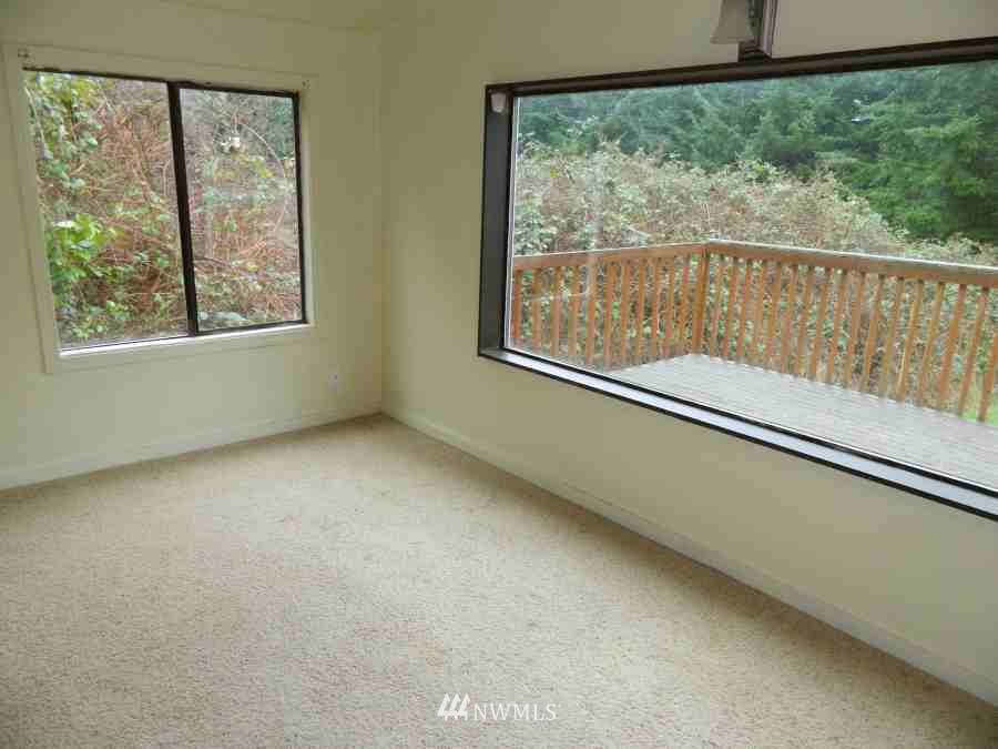 9620 Southwest Gorsuch Road Vashon, WA 98070 - Photo 3 of 6