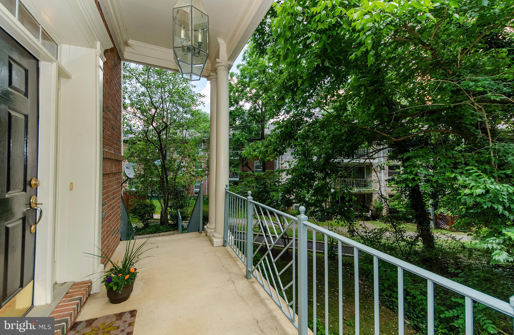 170 Rees Place Falls Church, VA 22046 - Photo 4 of 40 Front Porch