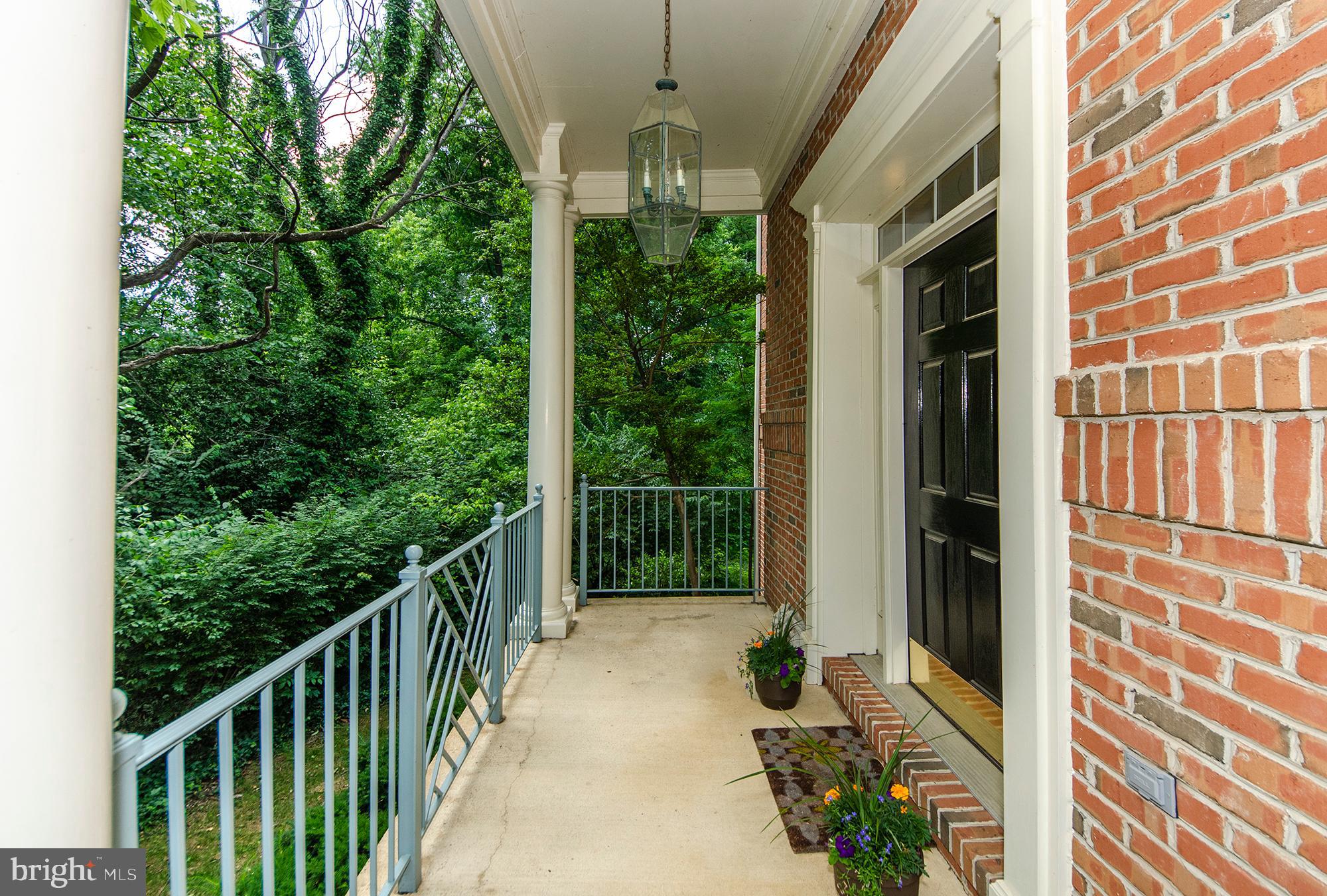 170 Rees Place Falls Church, VA 22046 - Photo 5 of 40 Front Porch