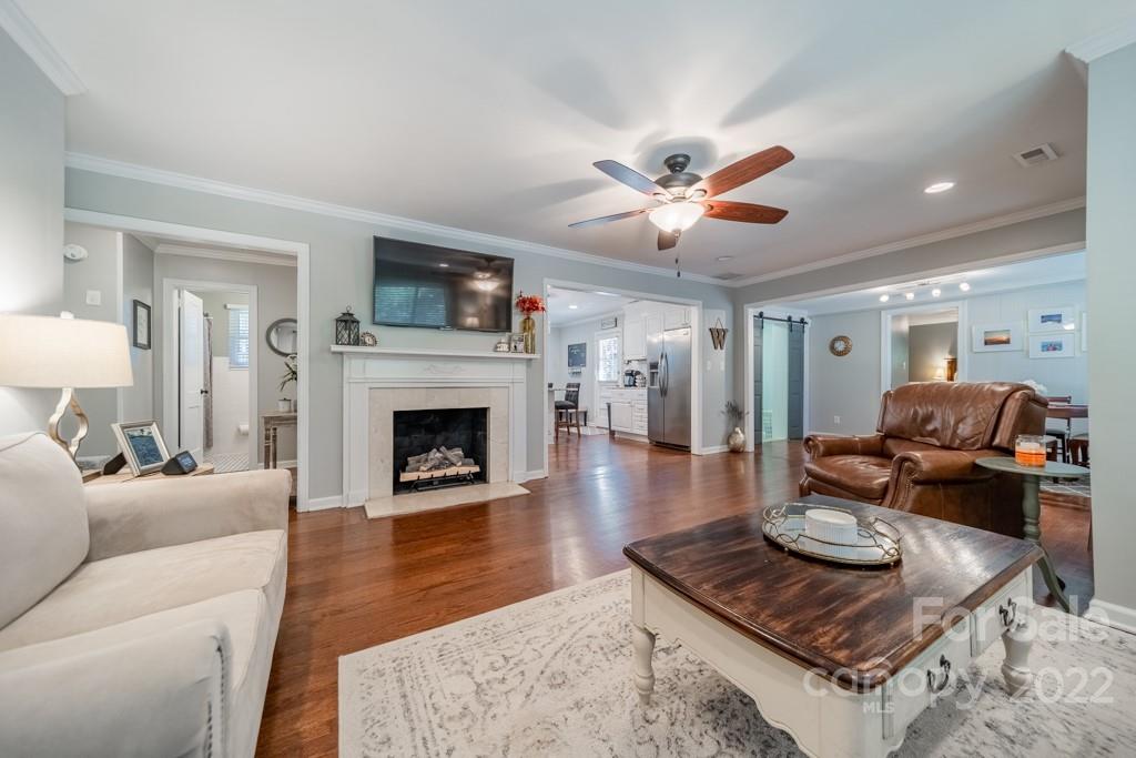 4819 Valley Stream Road Charlotte, NC 28209 - Photo 7 of 35 Gallery Image 7
