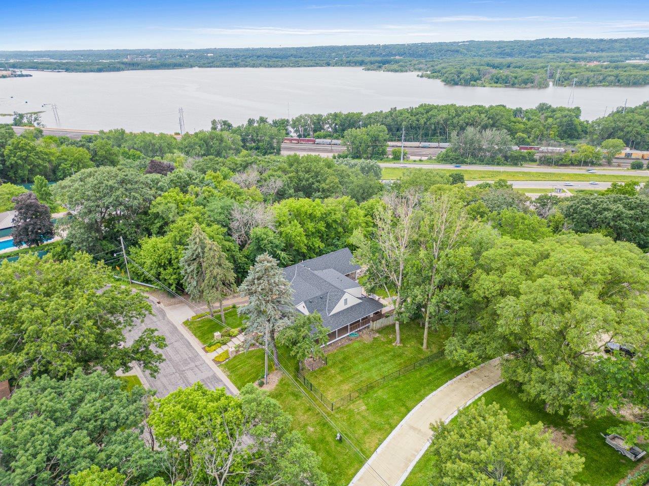 435 Burlington Road St. Paul, MN 55119 - Photo 53 of 59 Gallery Image 53