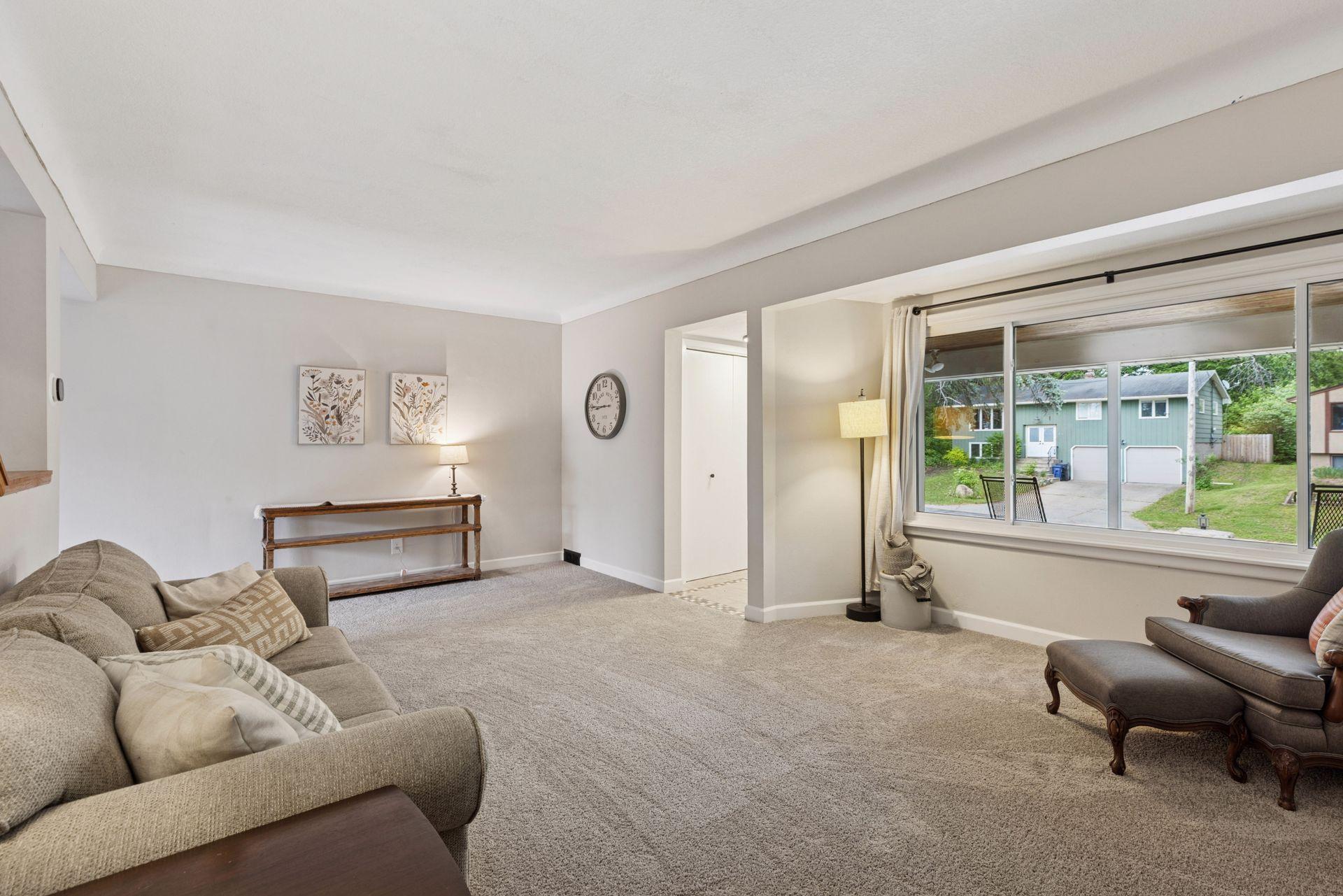 435 Burlington Road St. Paul, MN 55119 - Photo 6 of 59 Gallery Image 6