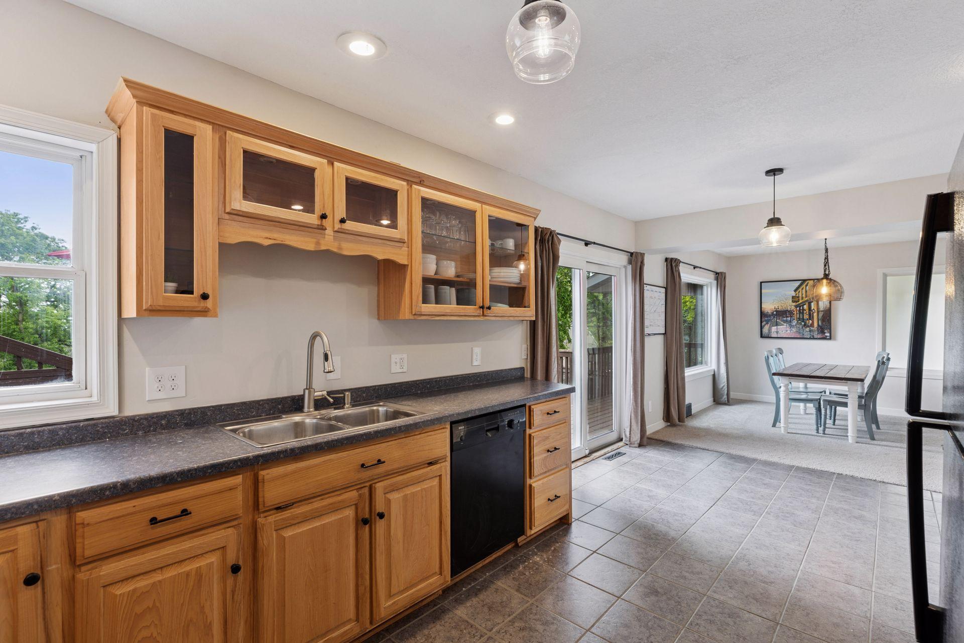435 Burlington Road St. Paul, MN 55119 - Photo 9 of 59 Gallery Image 9