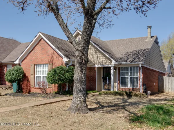 $219,900 | 1190 West E Ross Parkway, Southaven, MS 38671