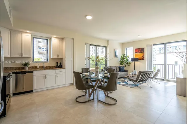 $4,750 | 1091 Galiano Street, Unit 406, Coral Gables, FL 33134