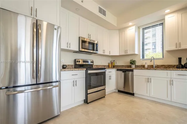 $4,750 | 1091 Galiano Street, Unit 406, Coral Gables, FL 33134