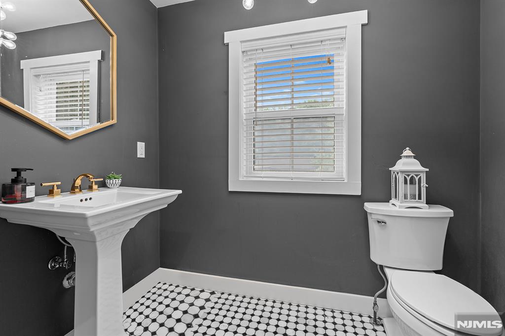 55 Cripplebush Road Old Tappan, NJ 07675 - Photo 16 of 44