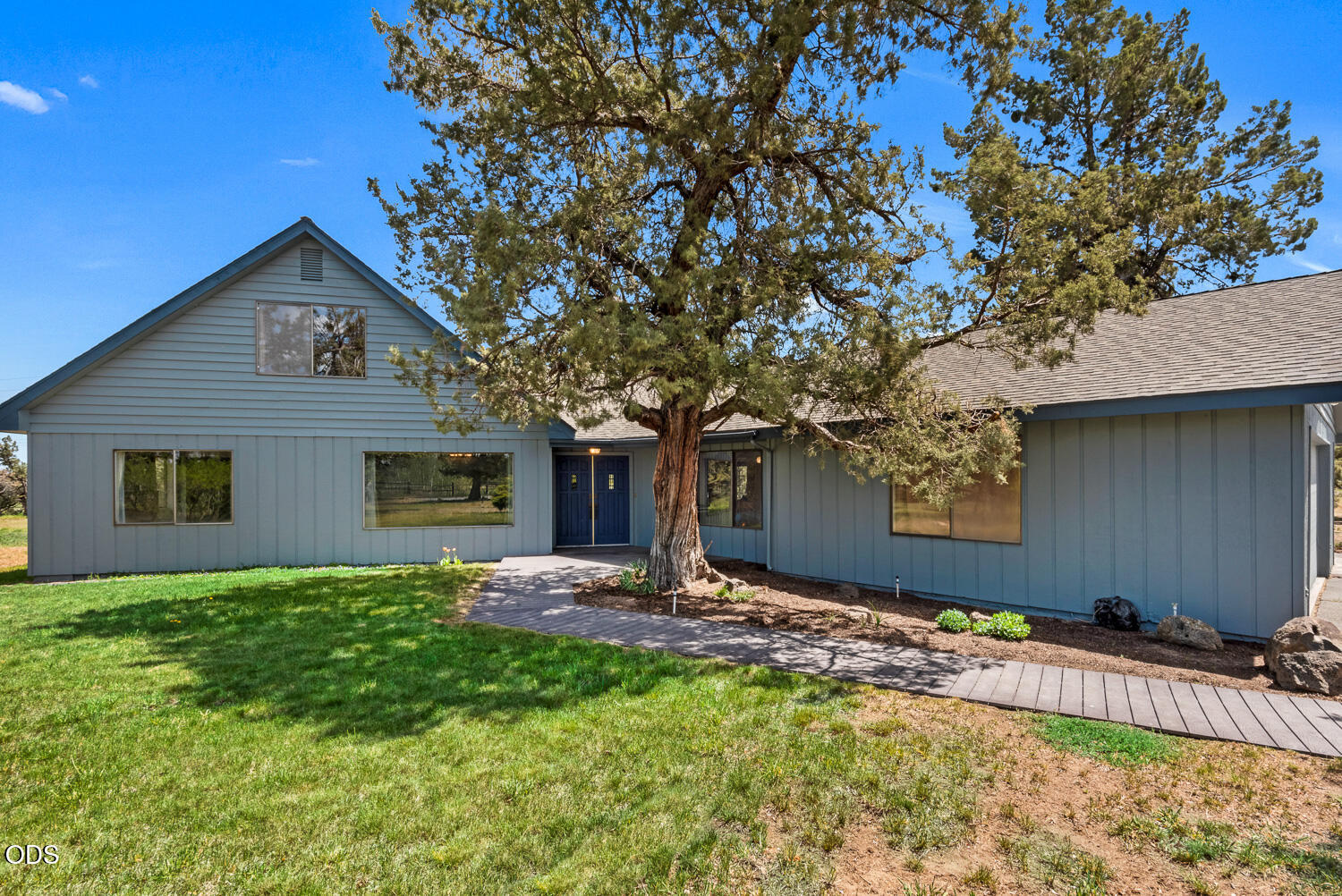 63510 Gentry Loop Bend, OR 97701 - Photo 3 of 40