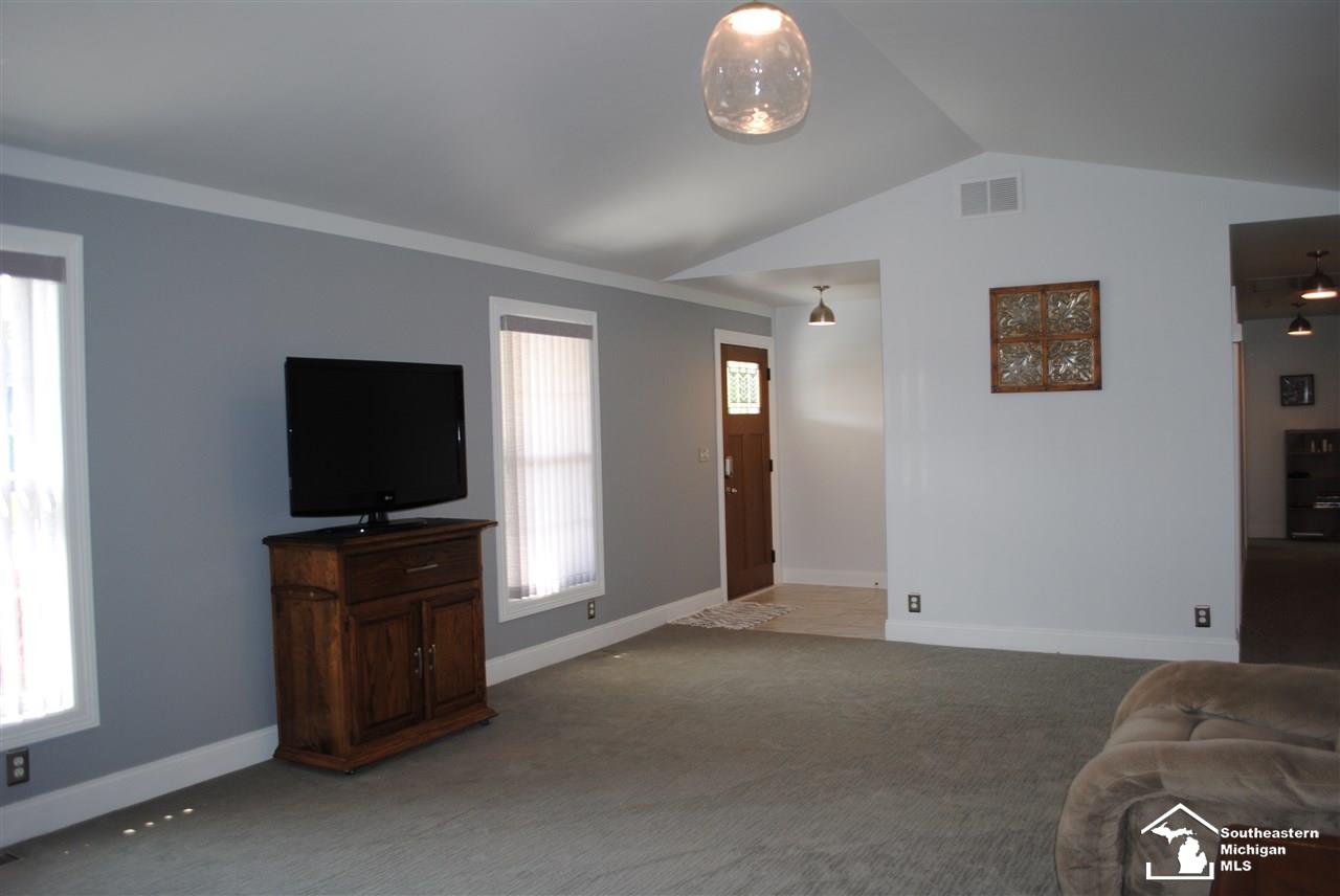 4410 Brest Road Newport, MI 48166 - Photo 16 of 42 31386171-15.JPG