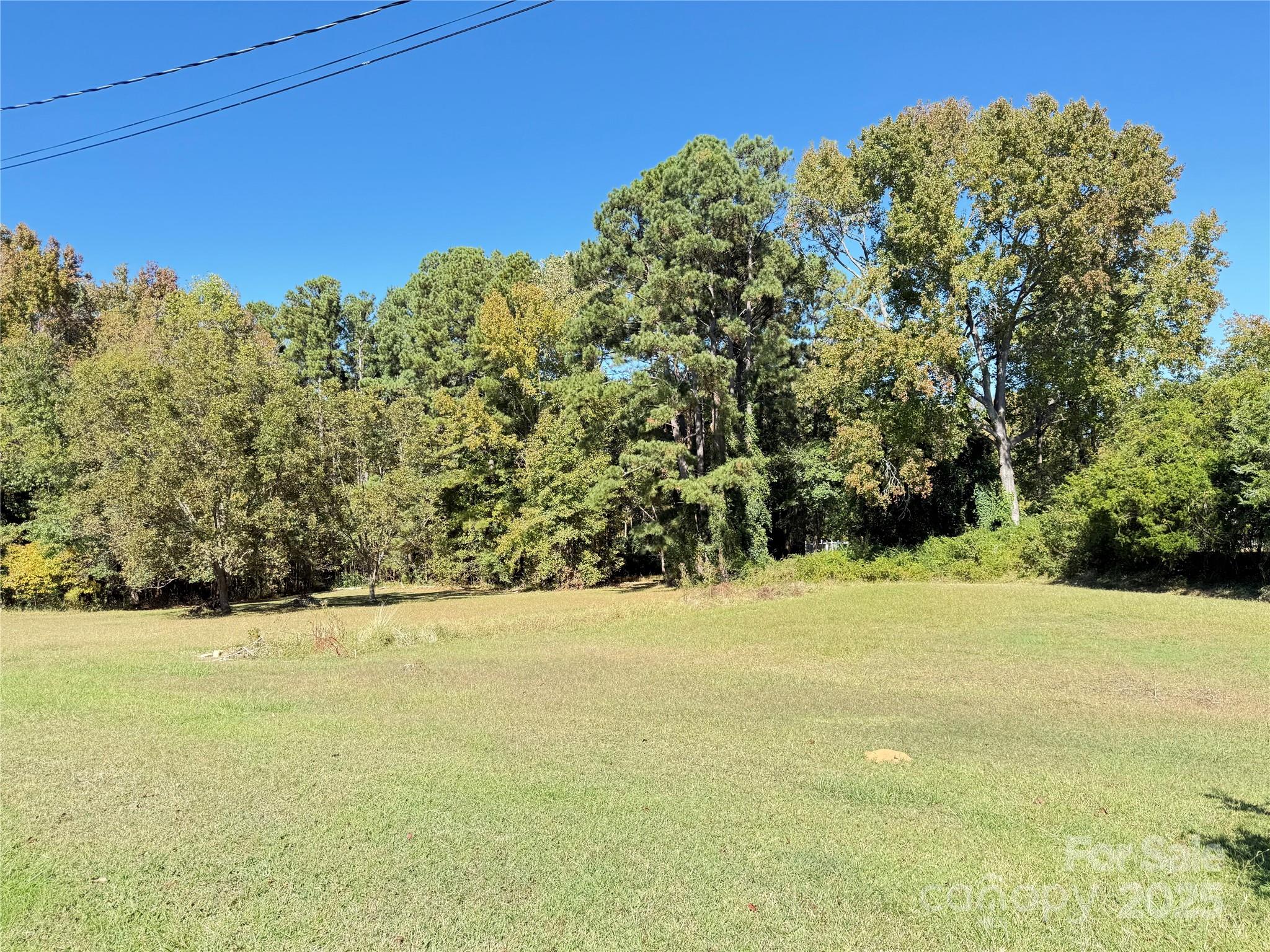 115 Chester Avenue Great Falls, SC 29055 - Photo 8 of 32 a view of an ocean from a yard