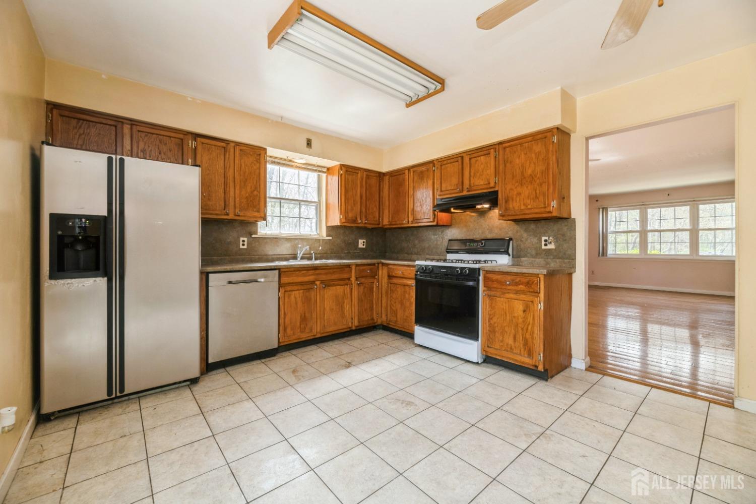 44 Townsend Drive Old Bridge, NJ 07747 - Photo 10 of 25