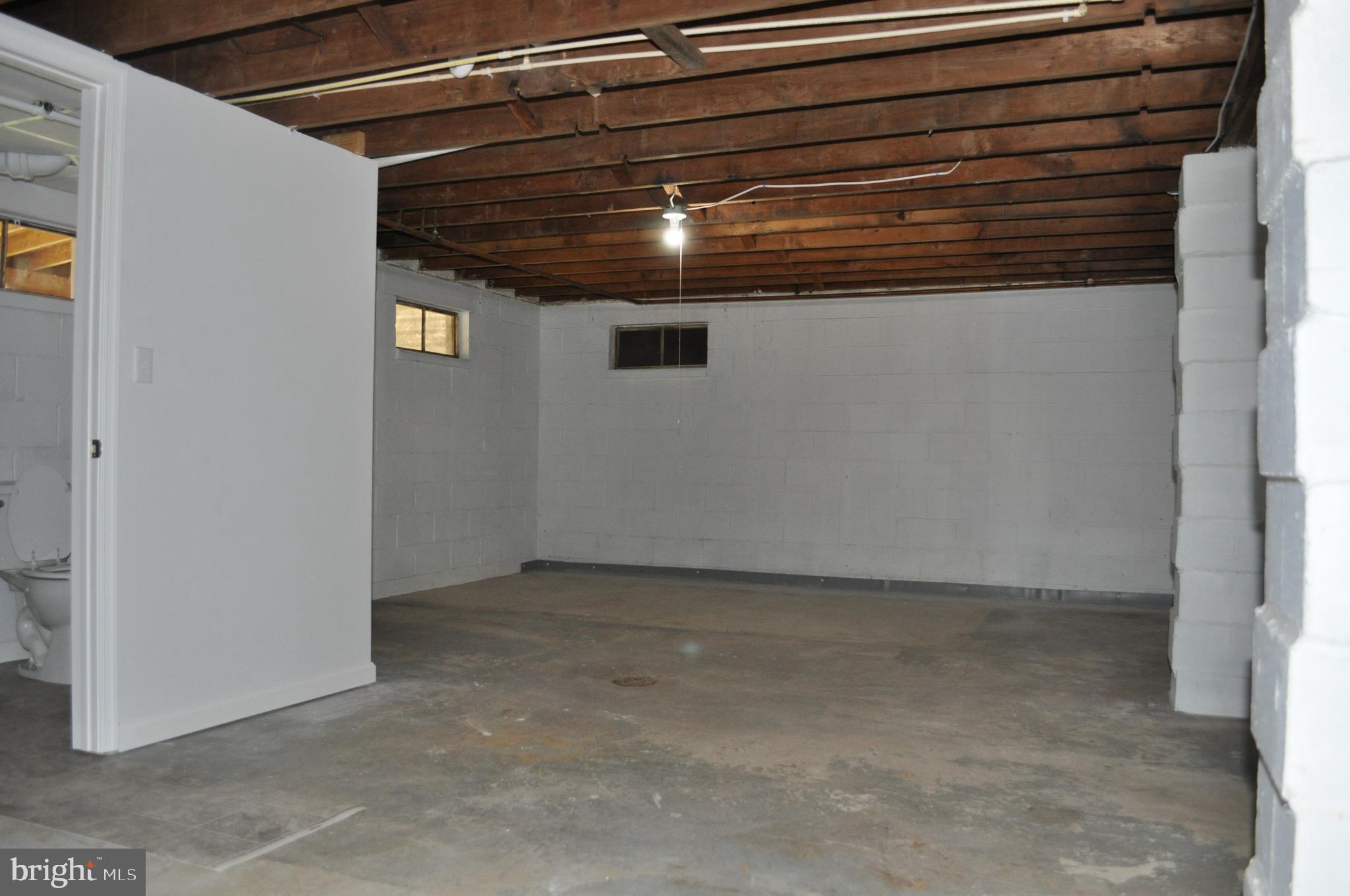 2649 Sheridan Road York, PA 17406 - Photo 32 of 39 Gallery Image 32